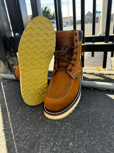 00054 Man Work Boots Est 960 mango crazy