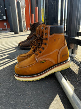 Cargar imagen en el visor de la galería, 00054 Man Work Boots Est 960 mango crazy