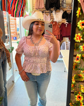 Cargar imagen en el visor de la galería, Lizett Floral  Plus size Top